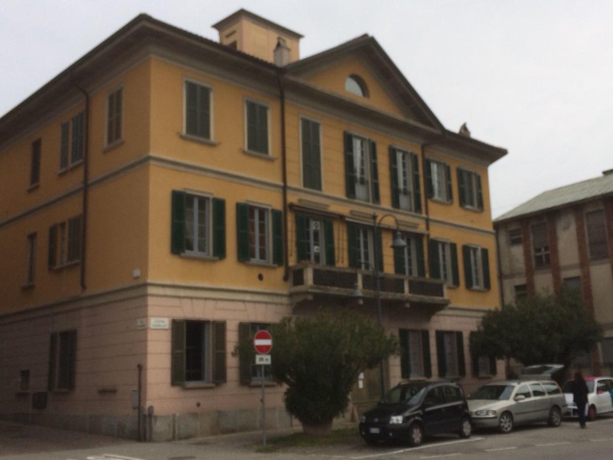 Garibaldi 1 Villa Angera Exterior foto